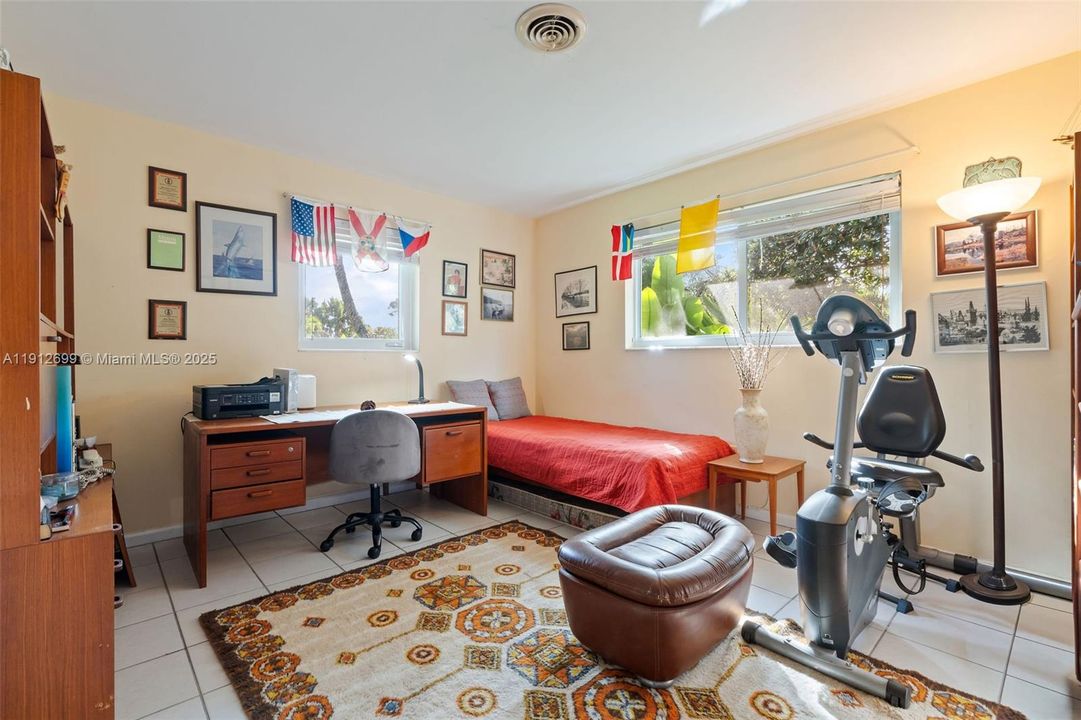 En Venta: $849,900 (3 camas, 2 baños, 1413 Pies cuadrados)