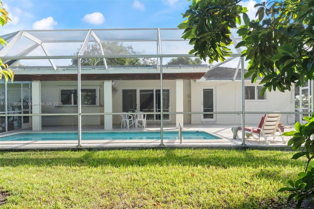 En Venta: $849,900 (3 camas, 2 baños, 1413 Pies cuadrados)