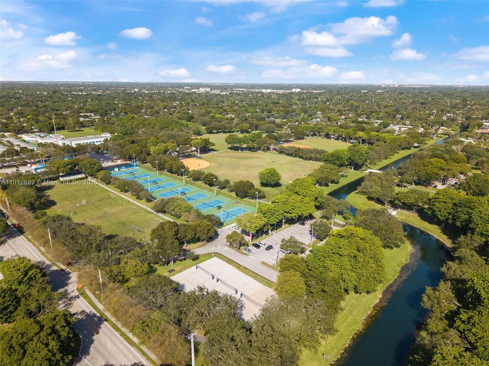 Minutes from Renowned Coral reef Park