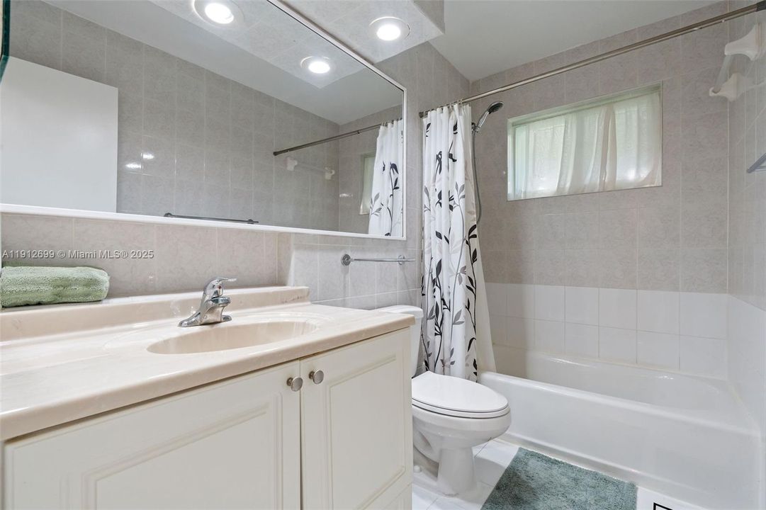 En Venta: $849,900 (3 camas, 2 baños, 1413 Pies cuadrados)