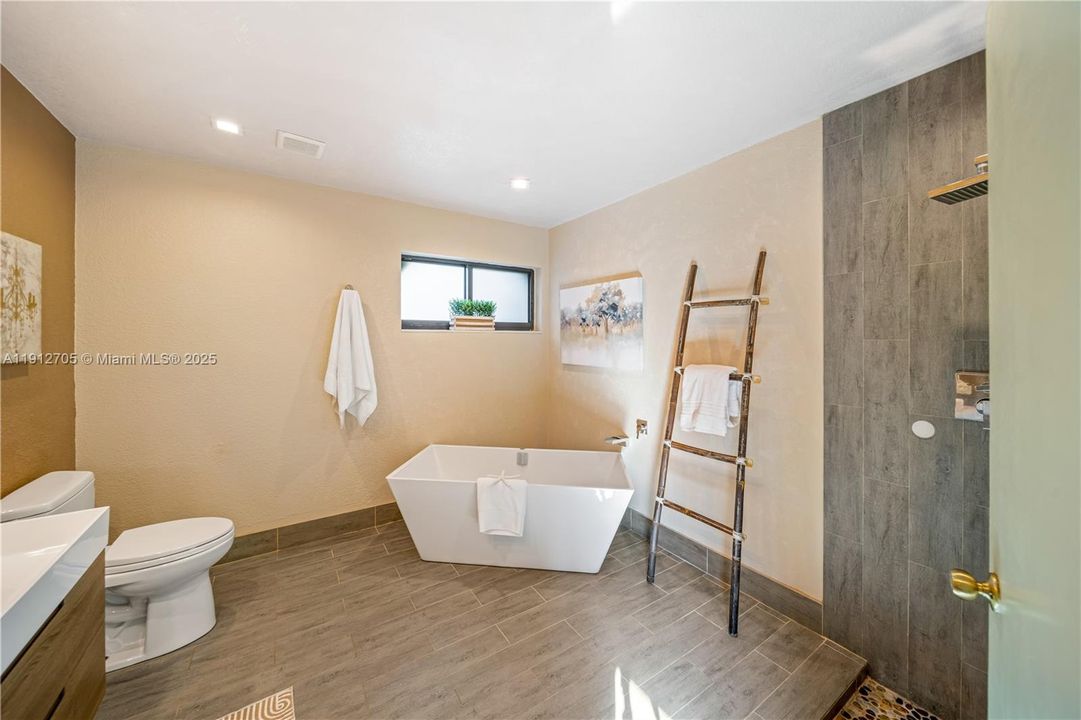 合同活跃: $823,500 (4 贝兹, 2 浴室, 0 平方英尺)