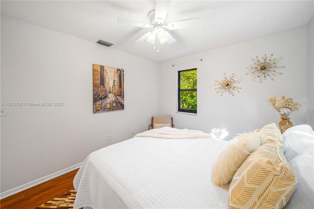 合同活跃: $823,500 (4 贝兹, 2 浴室, 0 平方英尺)