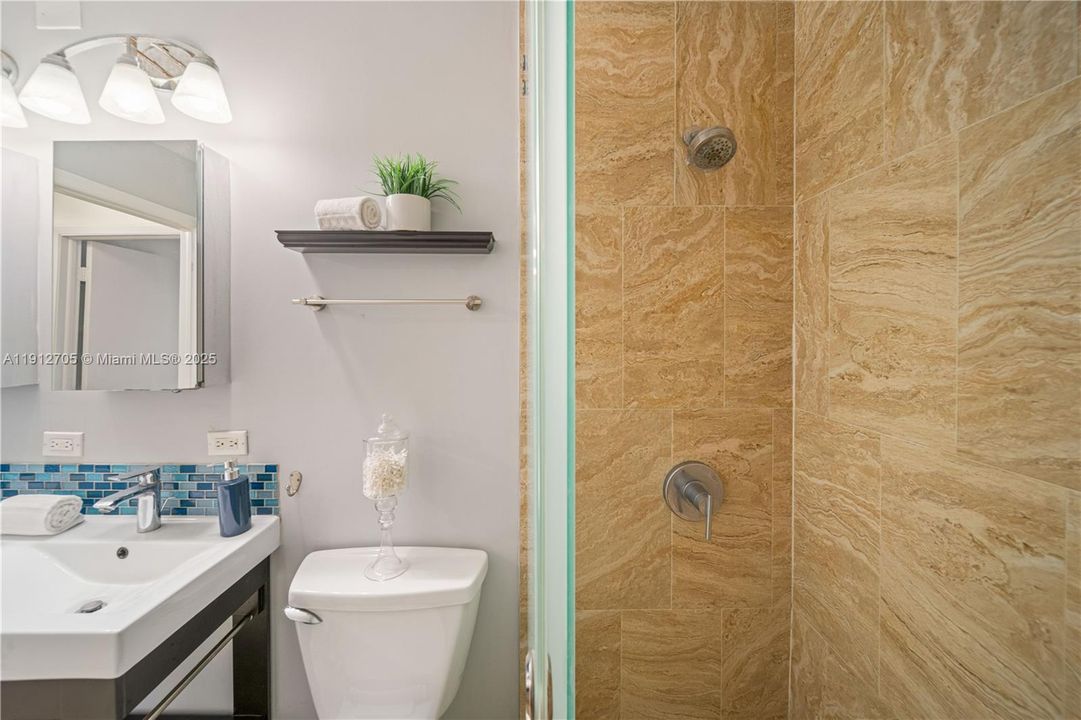 合同活跃: $823,500 (4 贝兹, 2 浴室, 0 平方英尺)