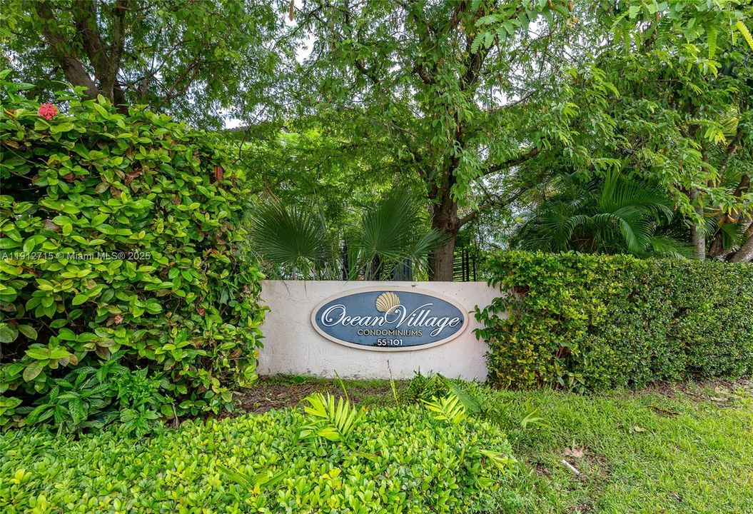 For Sale: $620,000 (1 beds, 1 baths, 972 Square Feet)