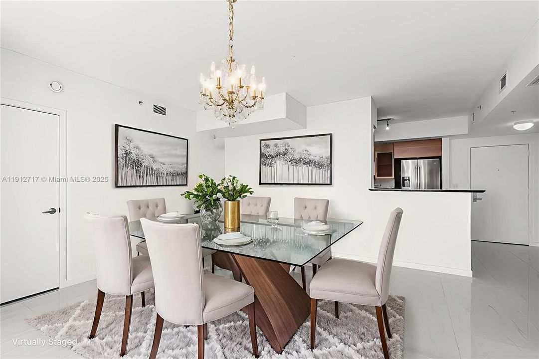 待售: $695,000 (2 贝兹, 2 浴室, 1227 平方英尺)