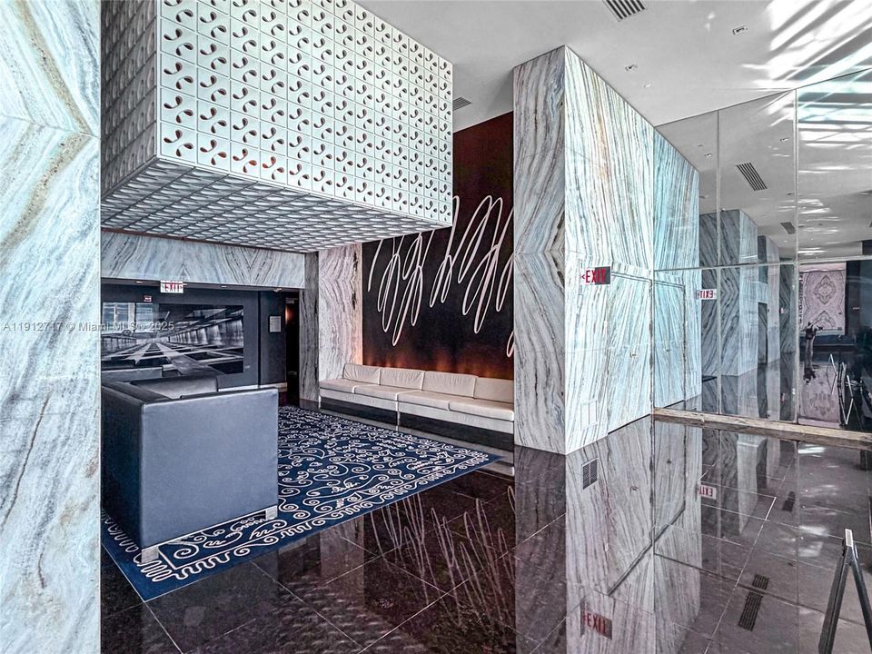 待售: $695,000 (2 贝兹, 2 浴室, 1227 平方英尺)