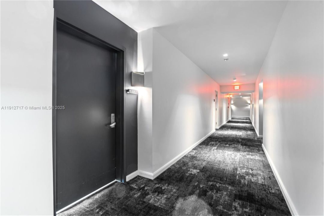 待售: $695,000 (2 贝兹, 2 浴室, 1227 平方英尺)