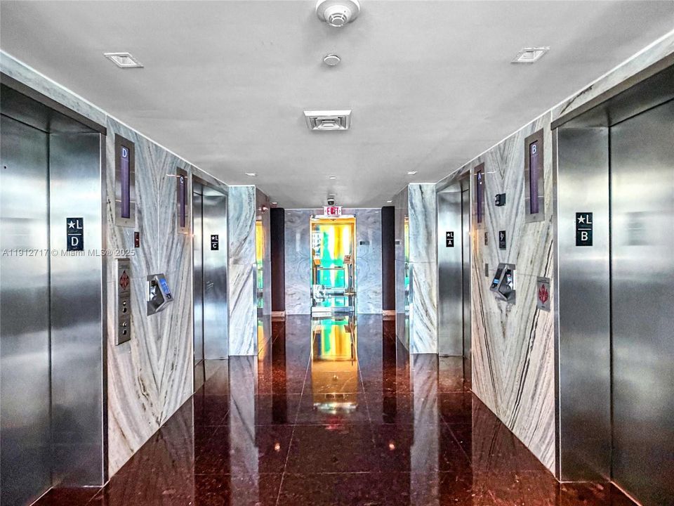 待售: $695,000 (2 贝兹, 2 浴室, 1227 平方英尺)