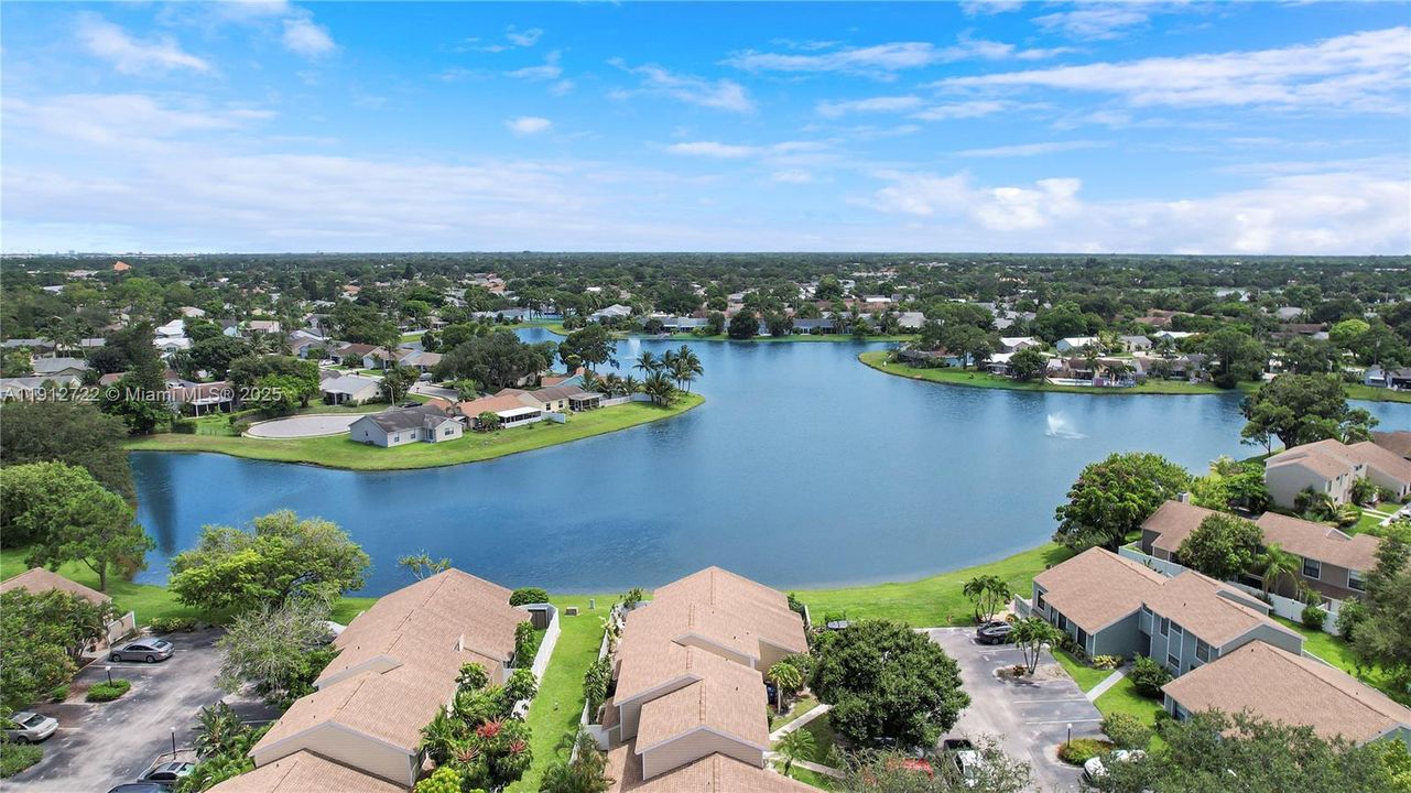 待售: $340,000 (2 贝兹, 2 浴室, 1284 平方英尺)