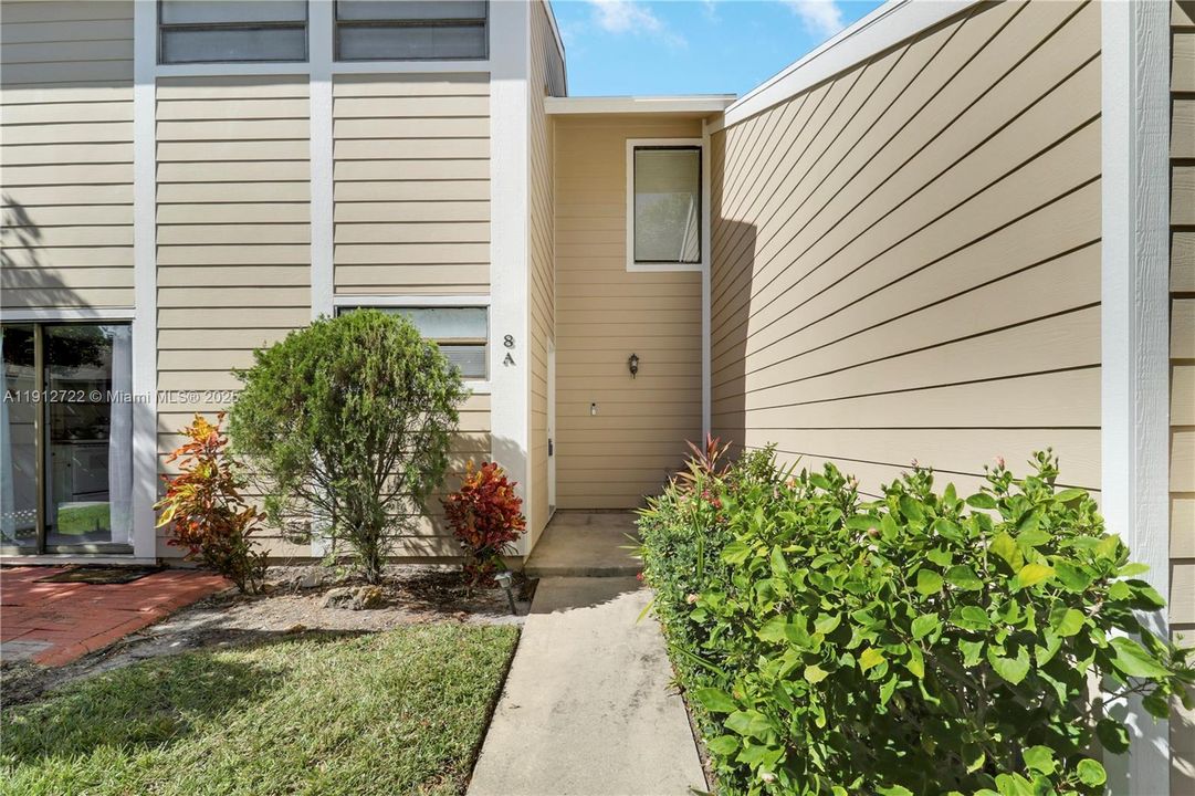 待售: $340,000 (2 贝兹, 2 浴室, 1284 平方英尺)