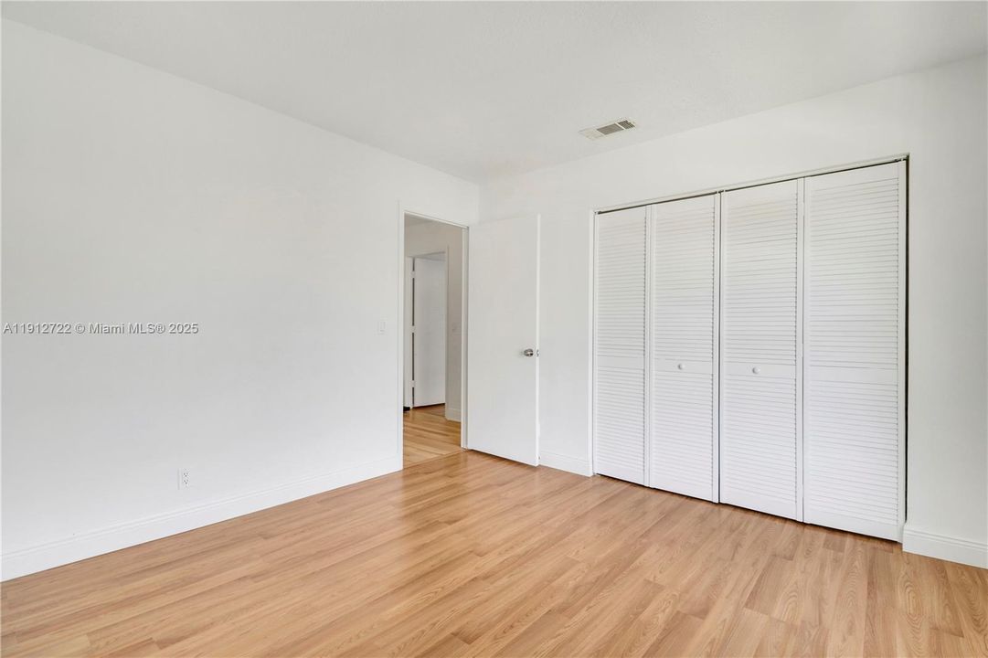 待售: $340,000 (2 贝兹, 2 浴室, 1284 平方英尺)