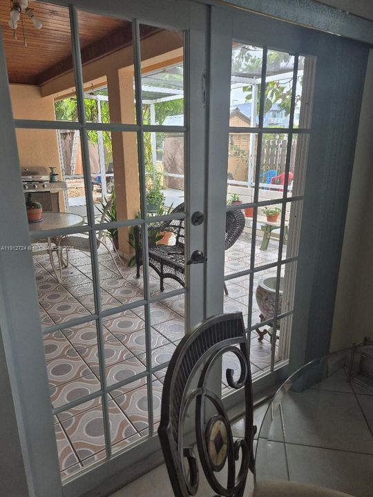 For Sale: $775,000 (3 beds, 2 baths, 2125 Square Feet)