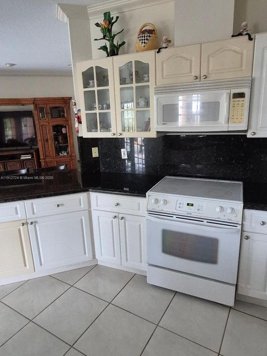 For Sale: $775,000 (3 beds, 2 baths, 2125 Square Feet)