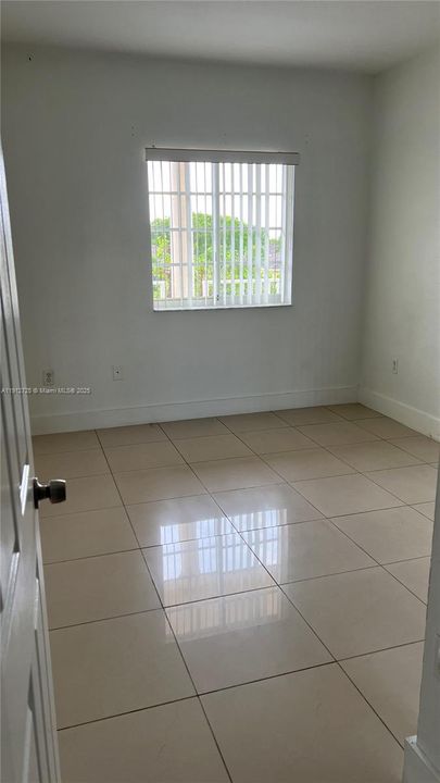 For Rent: $2,600 (3 beds, 2 baths, 1186 Square Feet)