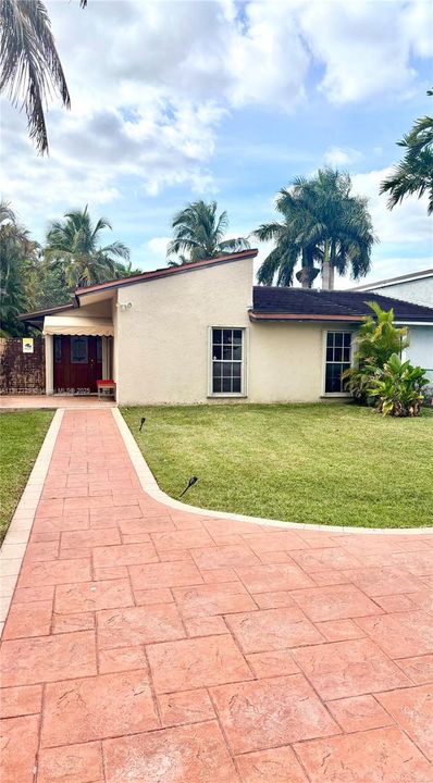 Activo con contrato: $500,000 (3 camas, 2 baños, 1276 Pies cuadrados)