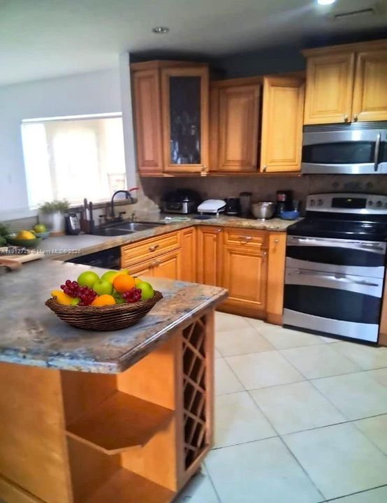 Activo con contrato: $500,000 (3 camas, 2 baños, 1276 Pies cuadrados)