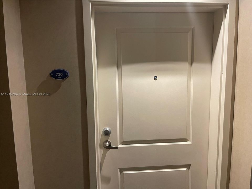 For Sale: $515,000 (2 beds, 2 baths, 1251 Square Feet)