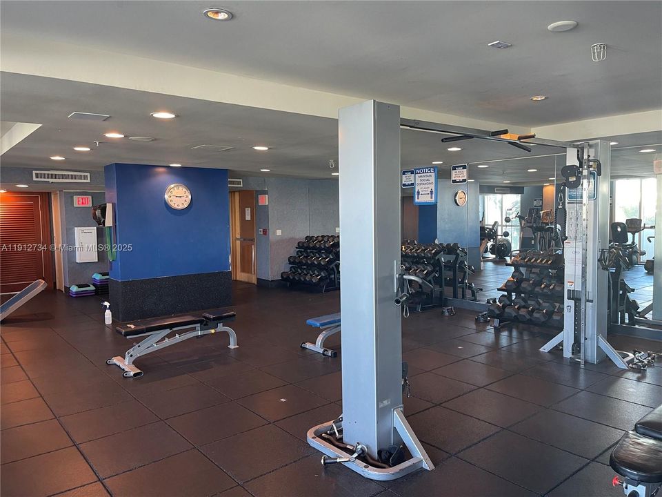 For Sale: $515,000 (2 beds, 2 baths, 1251 Square Feet)