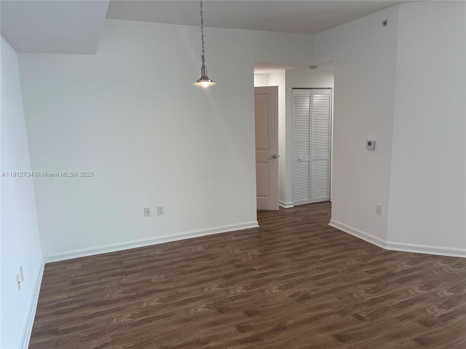 For Sale: $515,000 (2 beds, 2 baths, 1251 Square Feet)