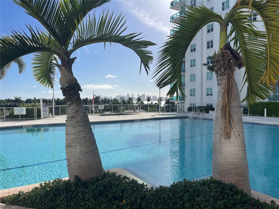 For Sale: $515,000 (2 beds, 2 baths, 1251 Square Feet)