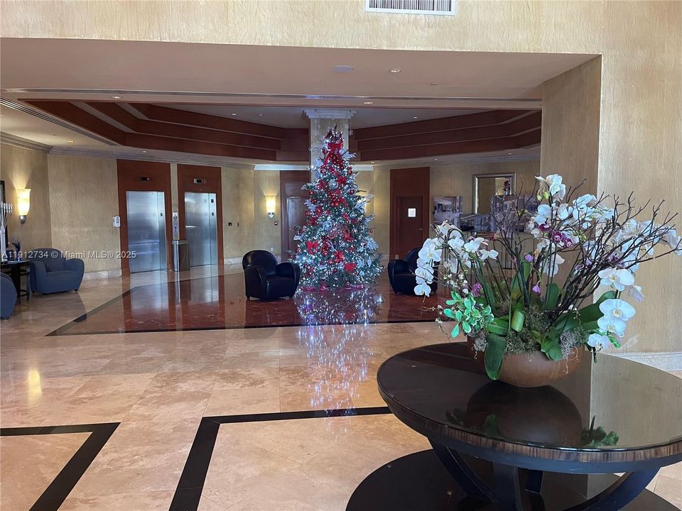 For Sale: $515,000 (2 beds, 2 baths, 1251 Square Feet)