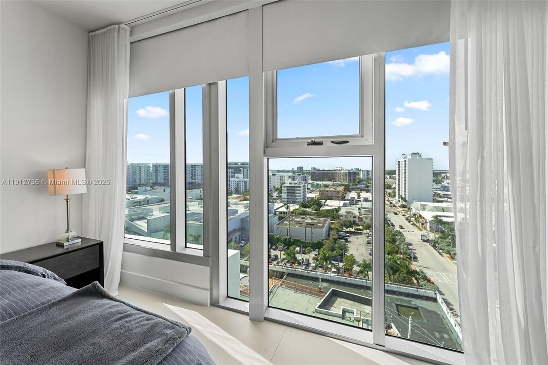 For Sale: $795,000 (1 beds, 1 baths, 820 Square Feet)