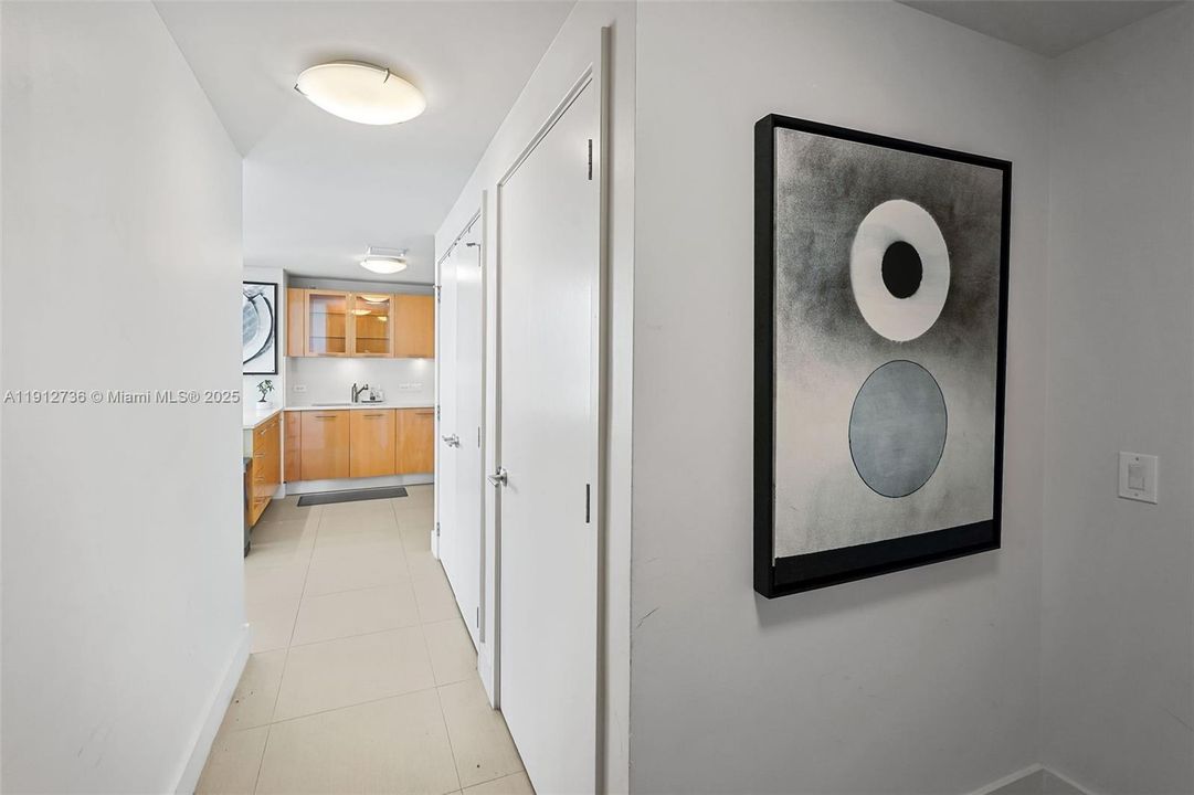 For Sale: $795,000 (1 beds, 1 baths, 820 Square Feet)