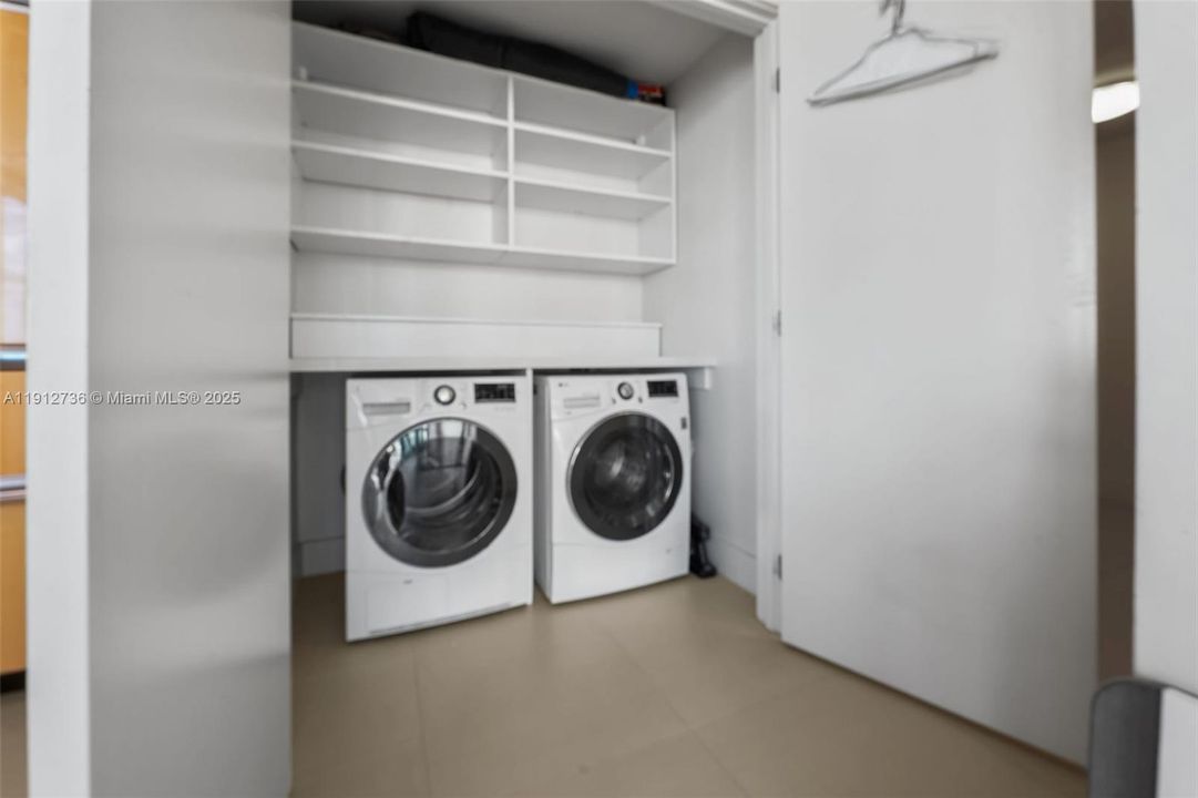 For Sale: $795,000 (1 beds, 1 baths, 820 Square Feet)