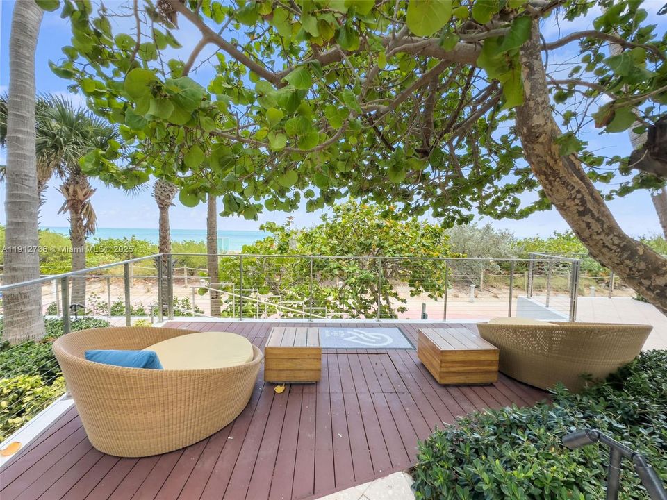 For Sale: $795,000 (1 beds, 1 baths, 820 Square Feet)