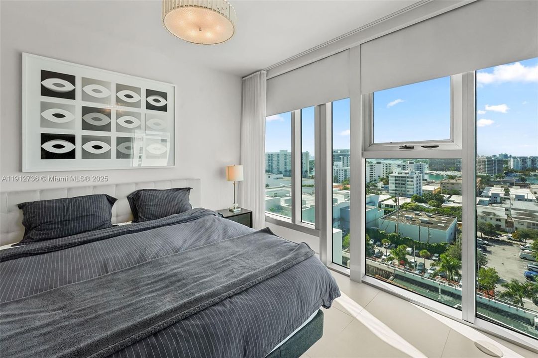For Sale: $795,000 (1 beds, 1 baths, 820 Square Feet)