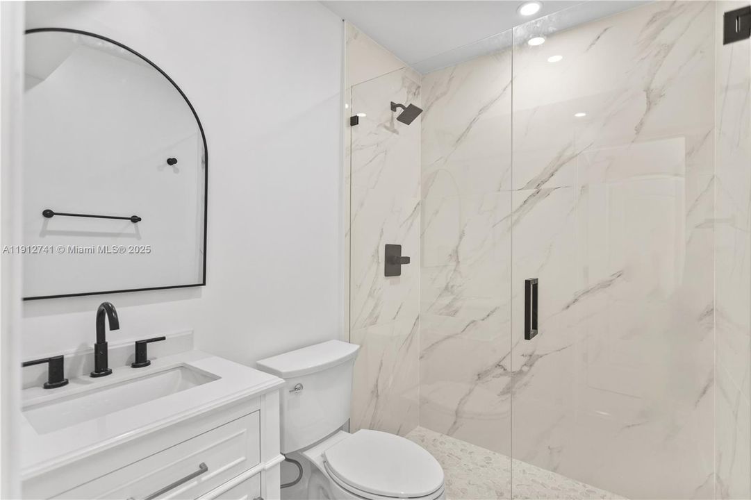 待售: $585,000 (5 贝兹, 3 浴室, 1432 平方英尺)