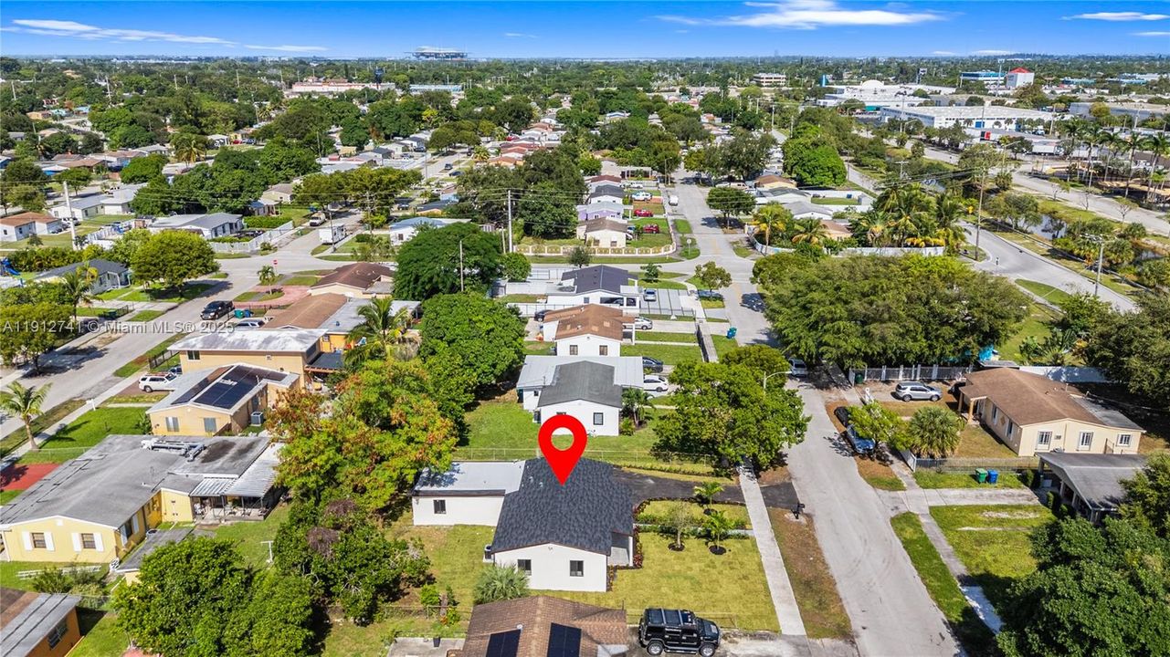 待售: $585,000 (5 贝兹, 3 浴室, 1432 平方英尺)