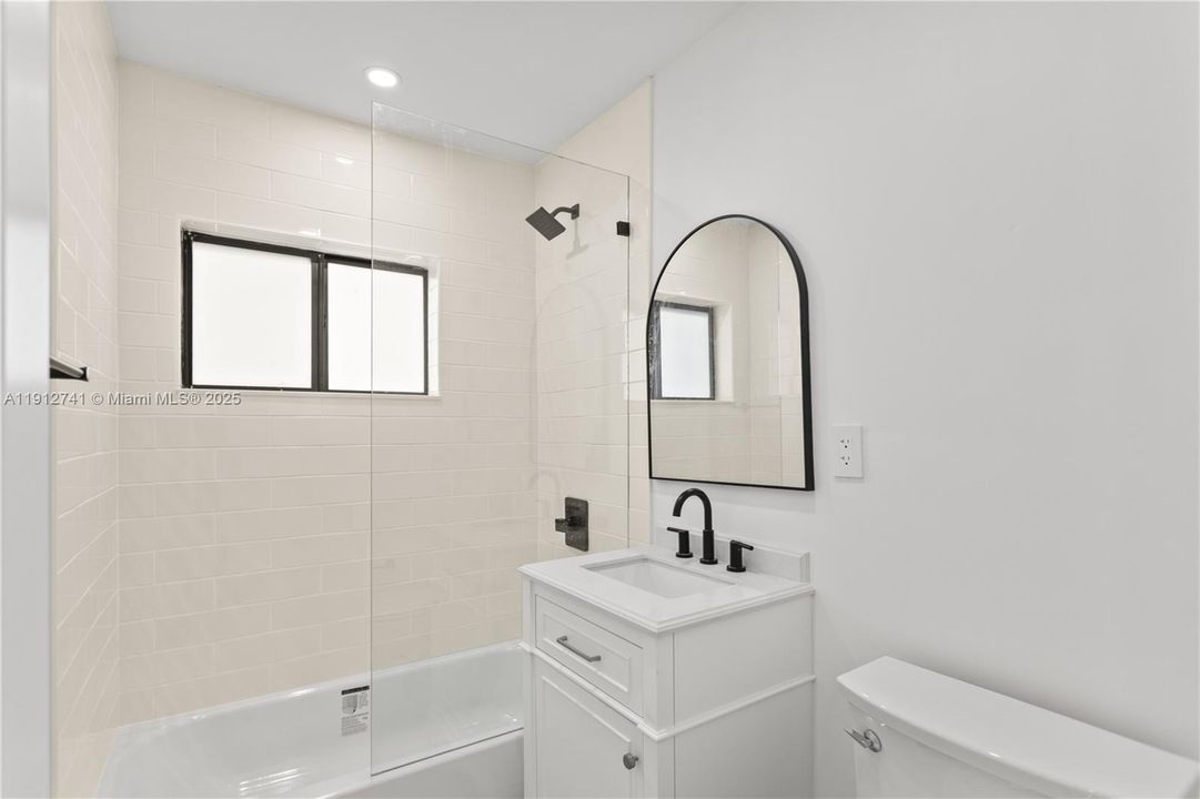 待售: $585,000 (5 贝兹, 3 浴室, 1432 平方英尺)