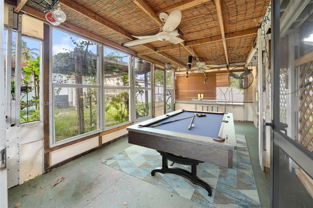 For Sale: $449,000 (2 beds, 1 baths, 1254 Square Feet)