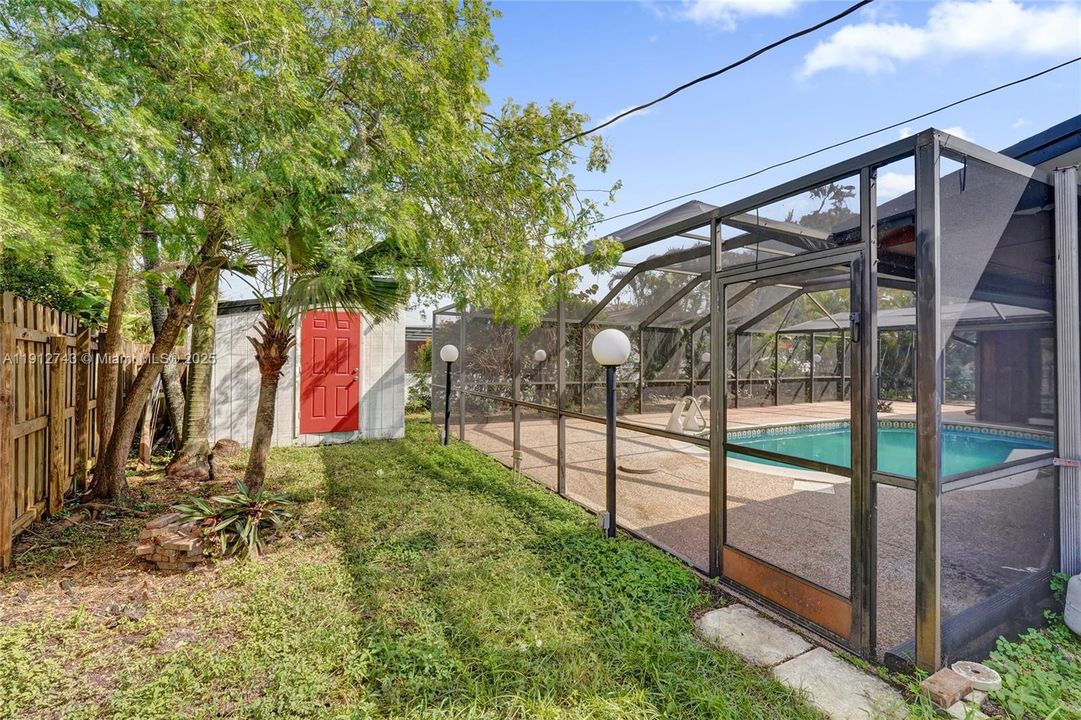 Active With Contract: $549,900 (3 beds, 2 baths, 1637 Square Feet)