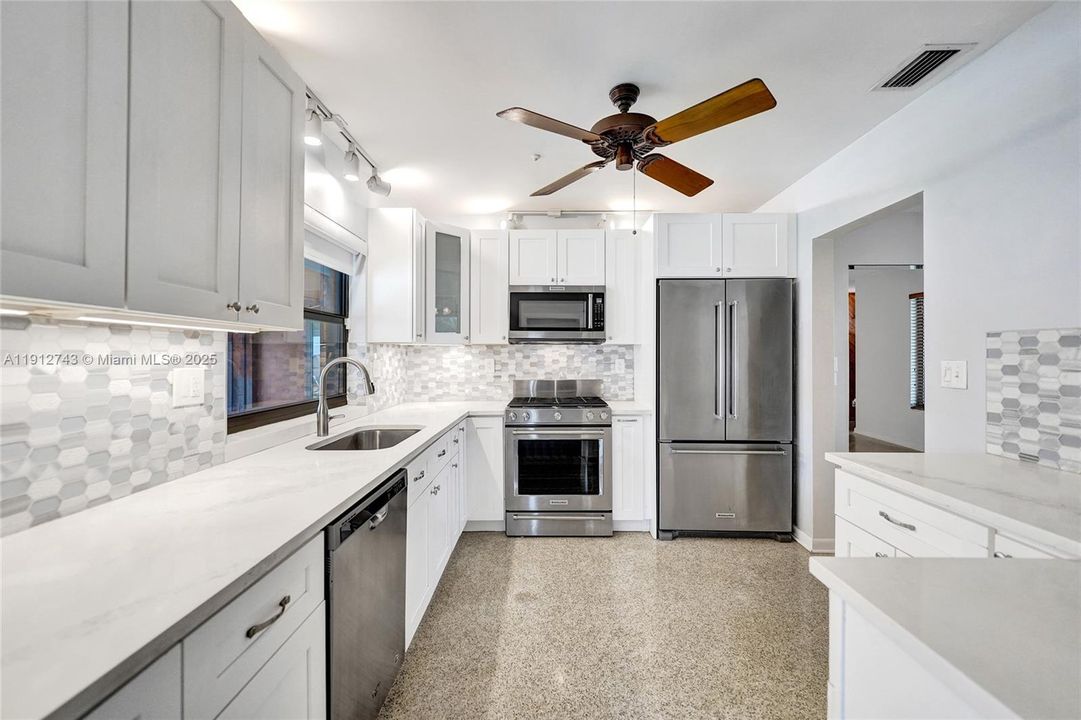 Active With Contract: $549,900 (3 beds, 2 baths, 1637 Square Feet)