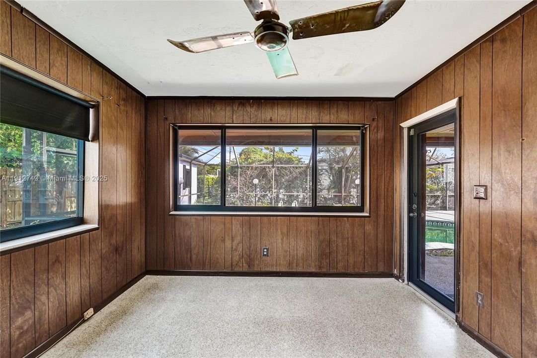 Active With Contract: $549,900 (3 beds, 2 baths, 1637 Square Feet)