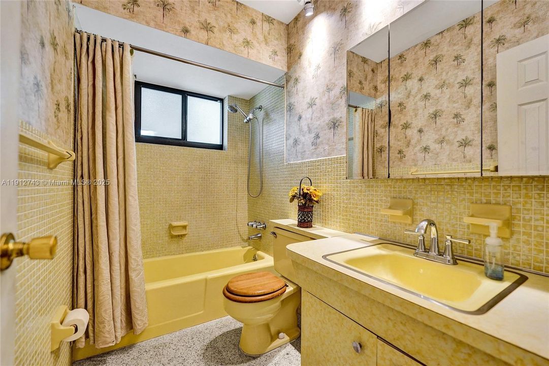 Active With Contract: $549,900 (3 beds, 2 baths, 1637 Square Feet)