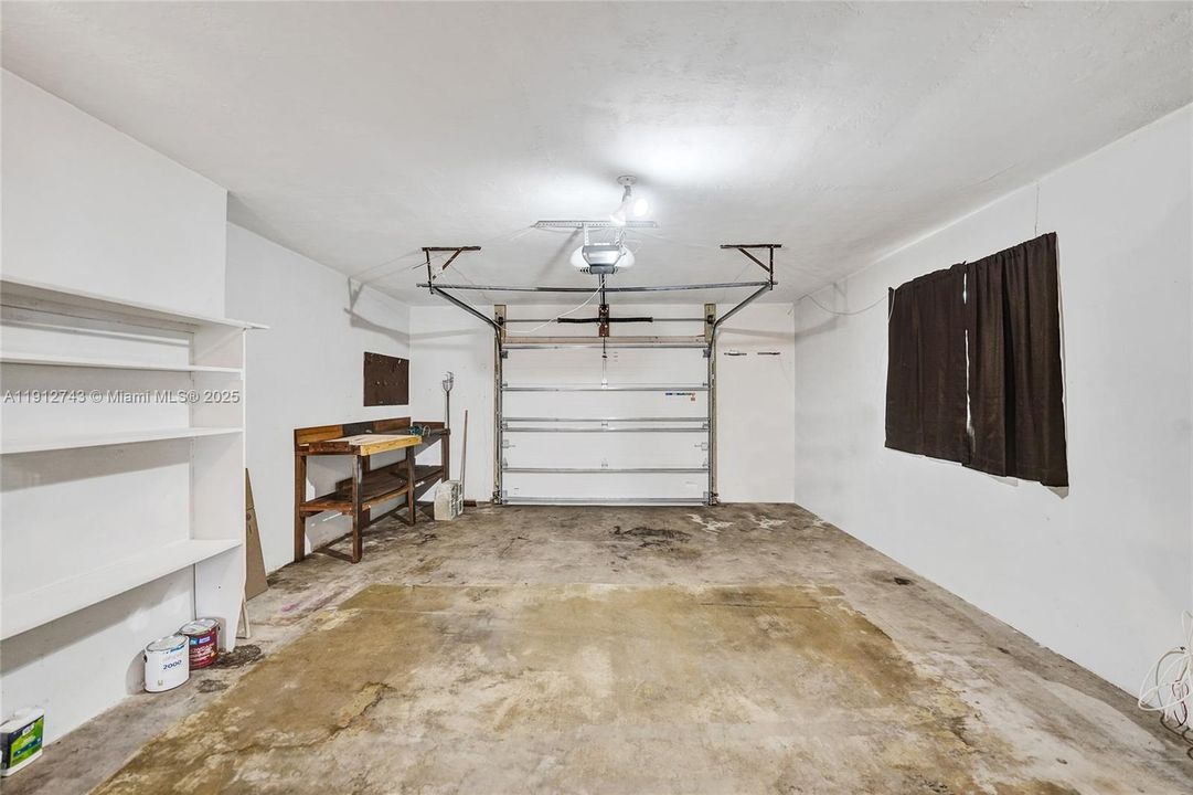 Active With Contract: $549,900 (3 beds, 2 baths, 1637 Square Feet)