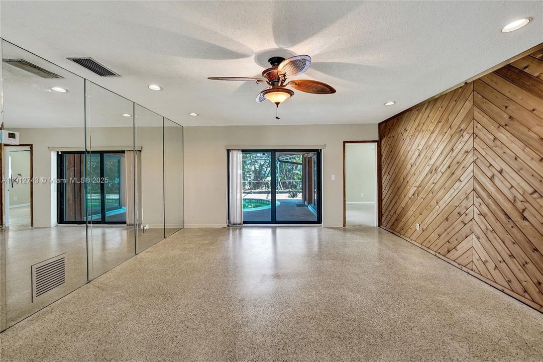 Active With Contract: $549,900 (3 beds, 2 baths, 1637 Square Feet)