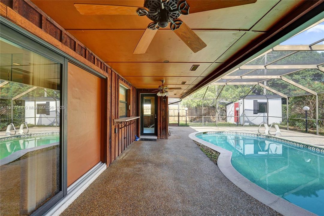 Active With Contract: $549,900 (3 beds, 2 baths, 1637 Square Feet)