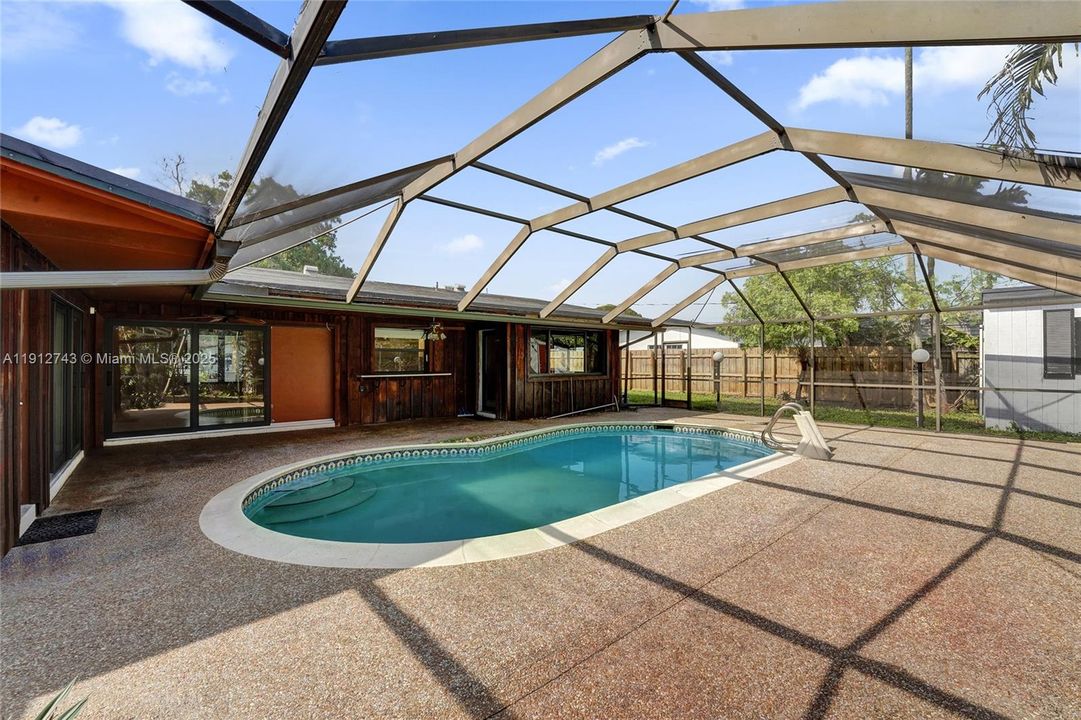 Active With Contract: $549,900 (3 beds, 2 baths, 1637 Square Feet)