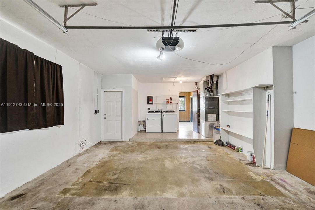 Active With Contract: $549,900 (3 beds, 2 baths, 1637 Square Feet)