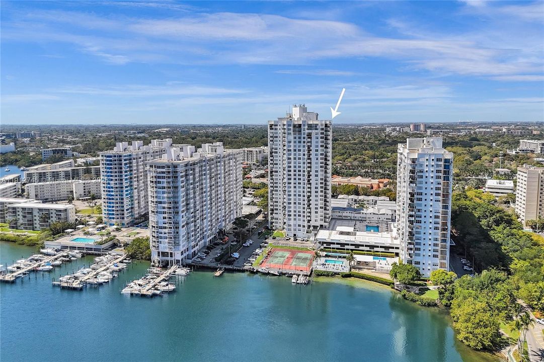 На продажу: $189,500 (1 спален, 1 ванн, 870 Квадратных фут)