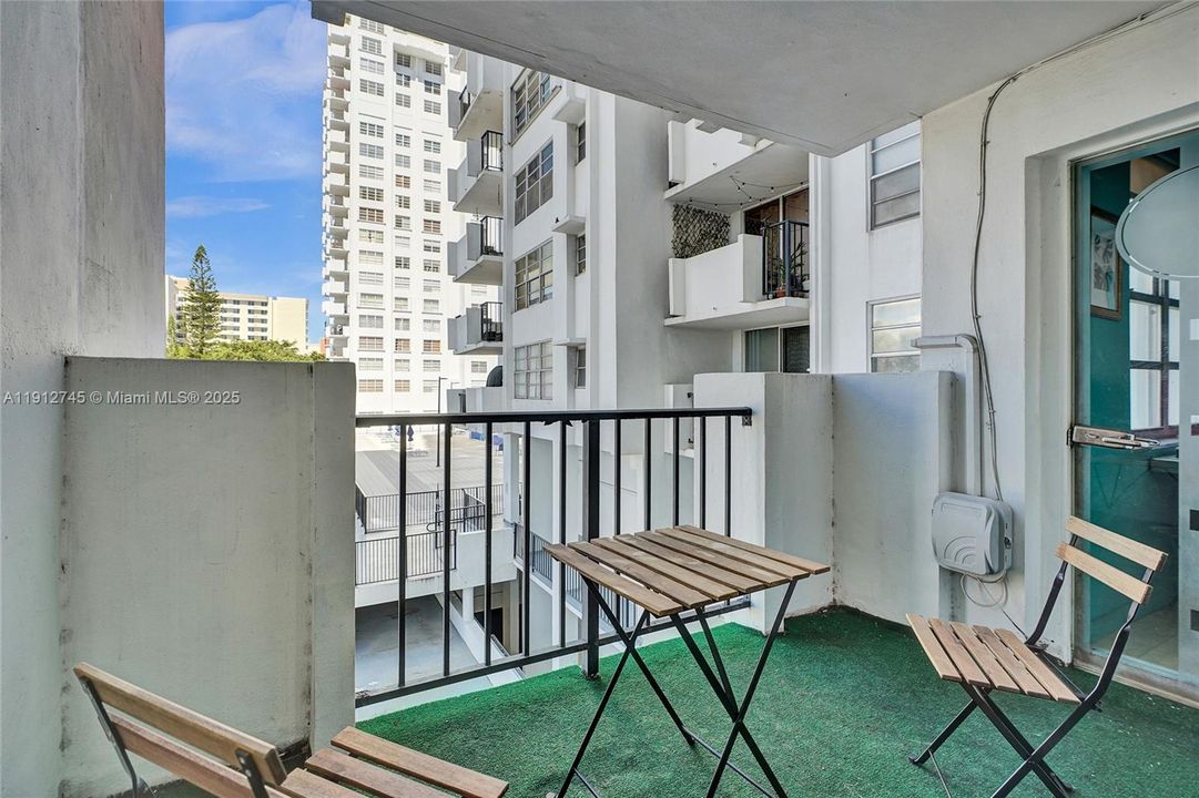 На продажу: $189,500 (1 спален, 1 ванн, 870 Квадратных фут)