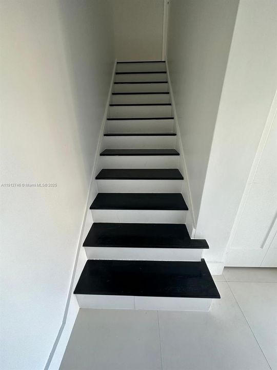 Recientemente alquilado: $2,590 (2 camas, 2 baños, 1005 Pies cuadrados)