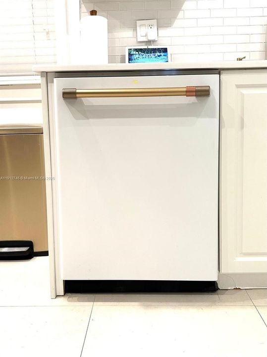 Recientemente alquilado: $2,590 (2 camas, 2 baños, 1005 Pies cuadrados)