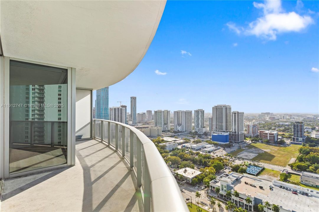 待售: $799,000 (2 贝兹, 2 浴室, 1178 平方英尺)