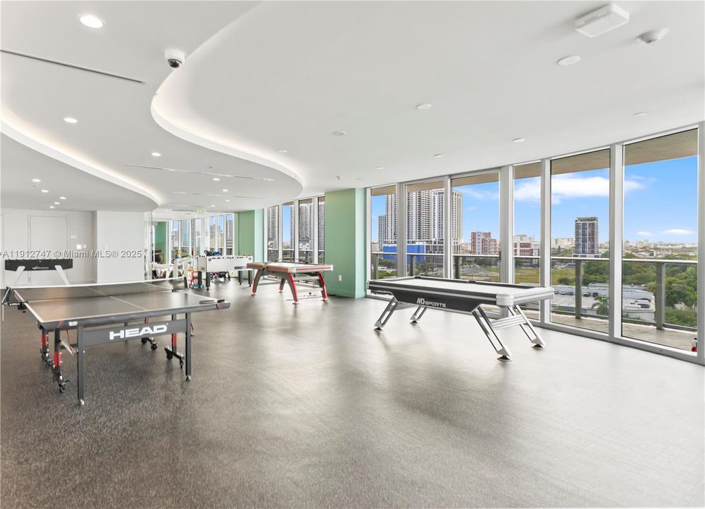 待售: $799,000 (2 贝兹, 2 浴室, 1178 平方英尺)