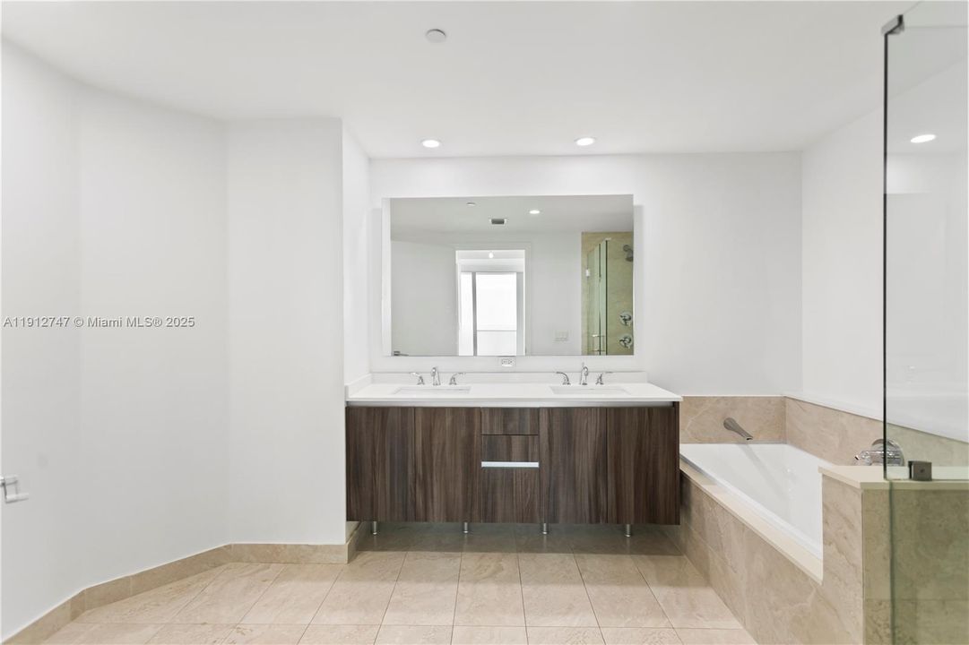 待售: $799,000 (2 贝兹, 2 浴室, 1178 平方英尺)